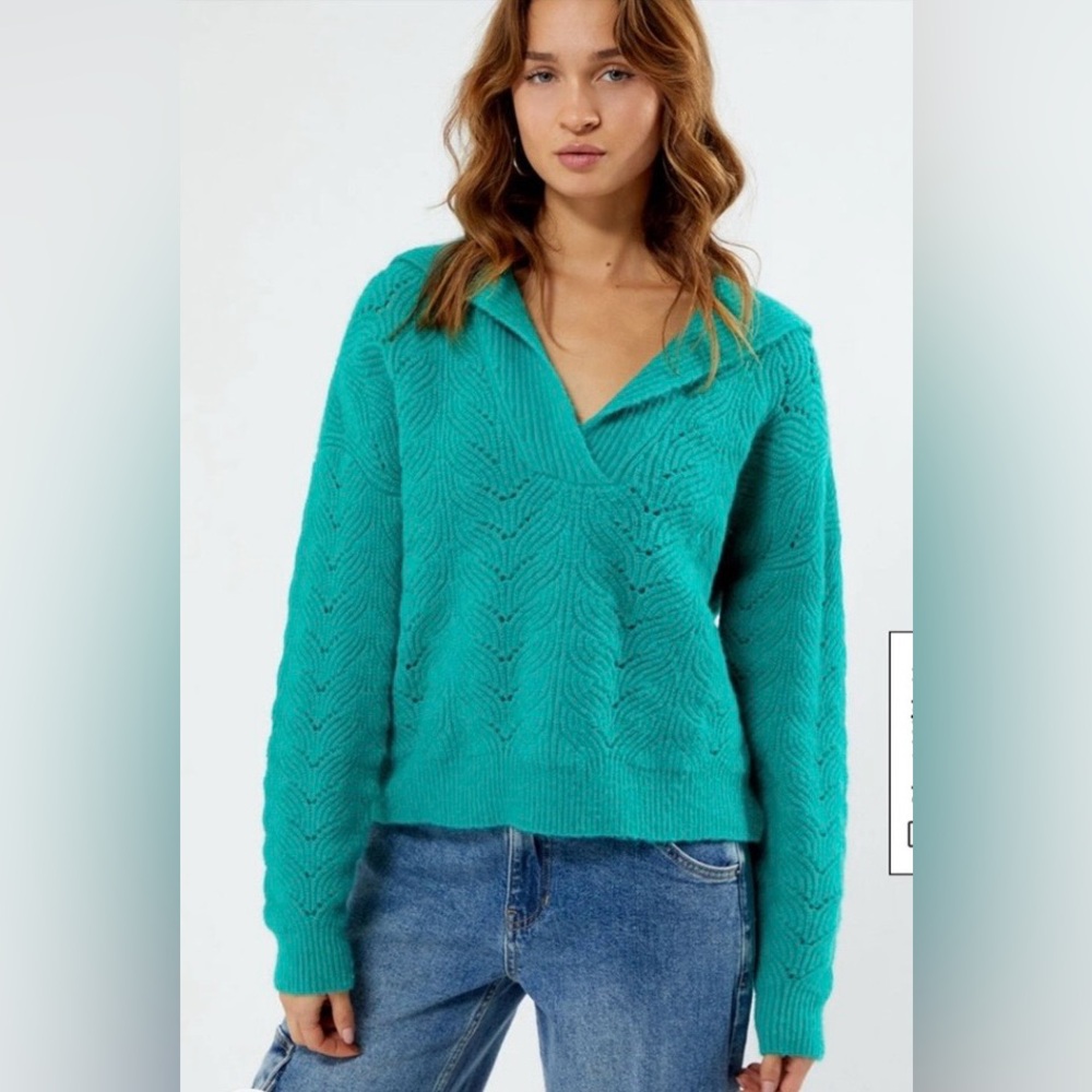 MINKPINK Vibrant Teal V-Neck Sweater